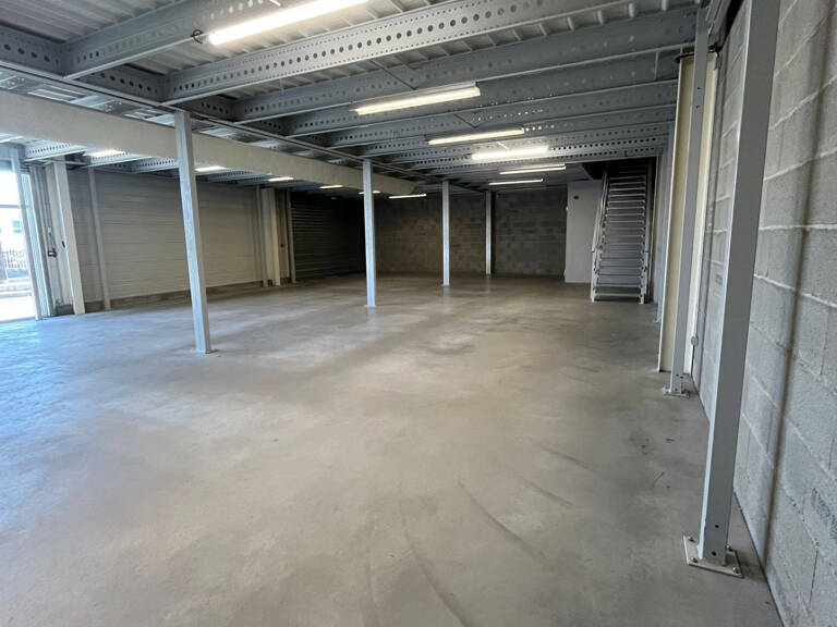 Local commercial environ 400m2 sur la commune de Davézieux — photo 1