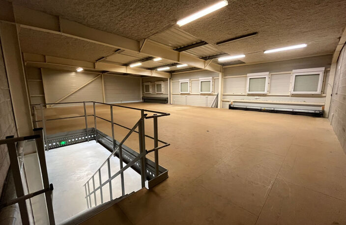 Local commercial environ 400m2 sur la commune de Davézieux — photo 2