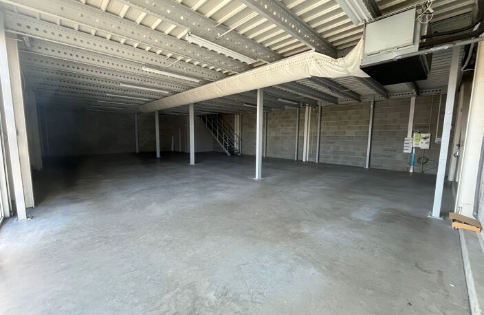 Local commercial environ 400m2 sur la commune de Davézieux — photo 3