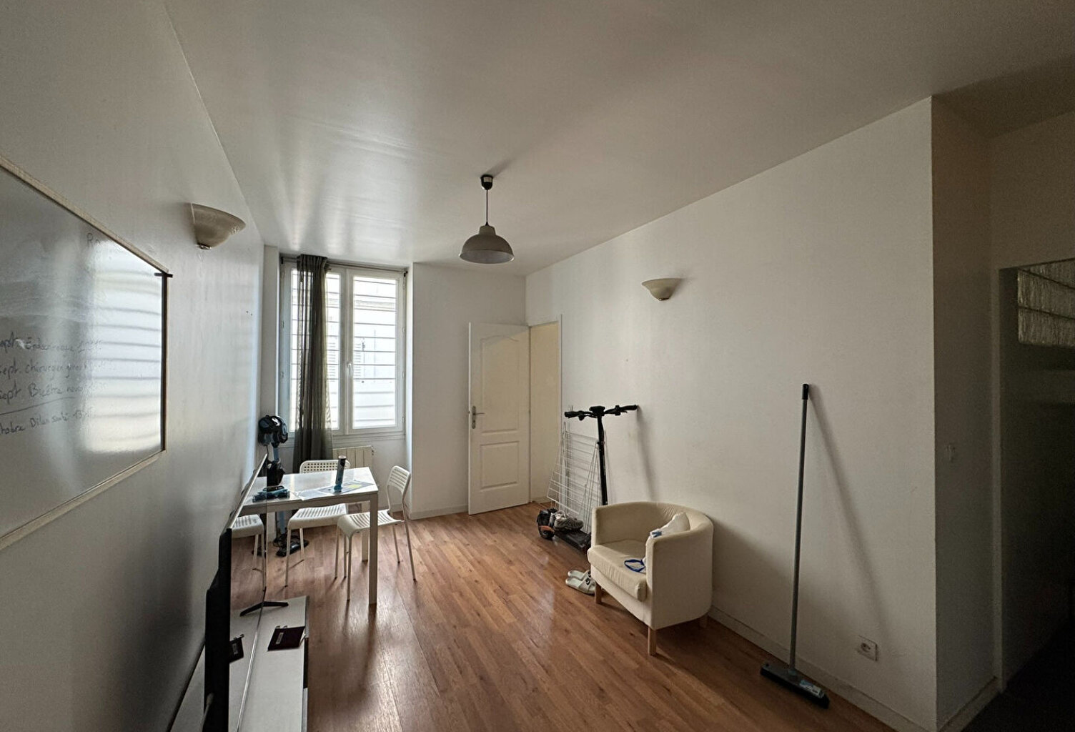 MAIRIE - 2 pièces avec cave Idéal investisseur ou primo-accédant — photo 1