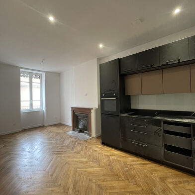 Appartement 2 pièces 900 €