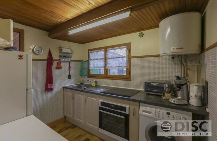 Maison à rénover avec jardin et grandes granges — photo 4