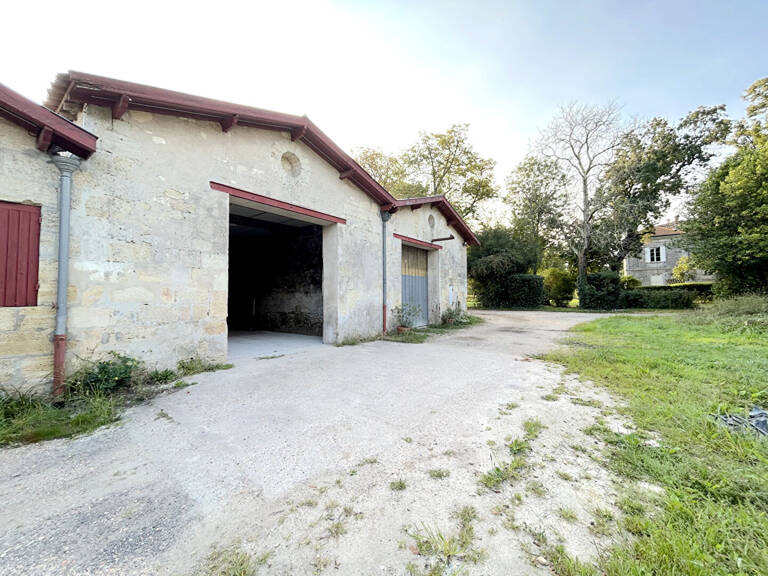 A LOUER ANCIEN CHAI DE 240M2 - SECTEUR SAINT VINCENT DE PAUL — photo 1