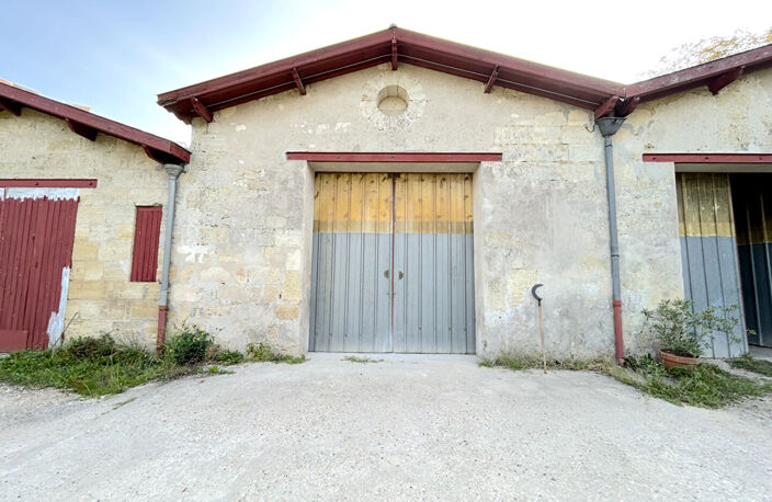 A LOUER ANCIEN CHAI DE 240M2 - SECTEUR SAINT VINCENT DE PAUL — photo 4