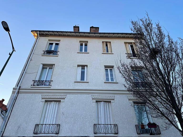 Studio au calme en rez-de-chaussée sur cour d'une copropriété bien entretenue des années 30. — photo 1