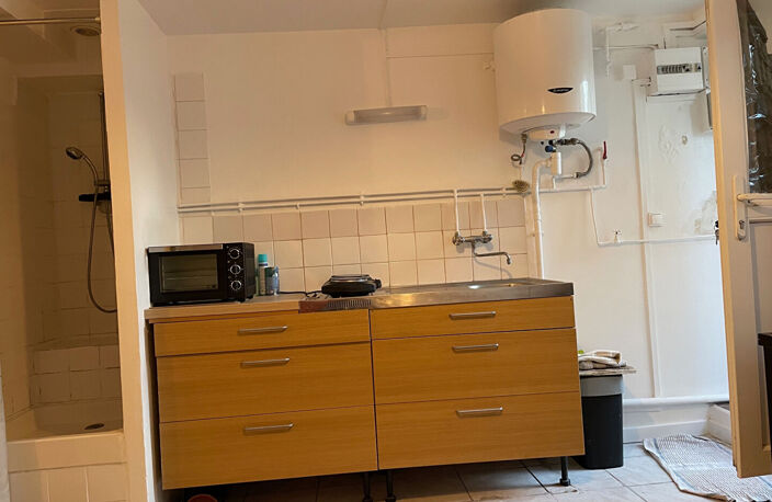 Studio au calme en rez-de-chaussée sur cour d'une copropriété bien entretenue des années 30. — photo 4