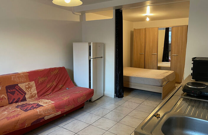 Studio au calme en rez-de-chaussée sur cour d'une copropriété bien entretenue des années 30. — photo 5