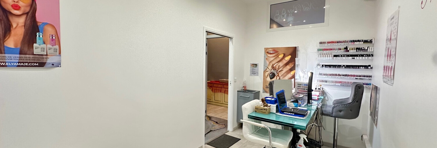 Commerce  11 m² à vendre à Carros (06510)