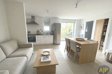 Appartement 3 pièces 670 €