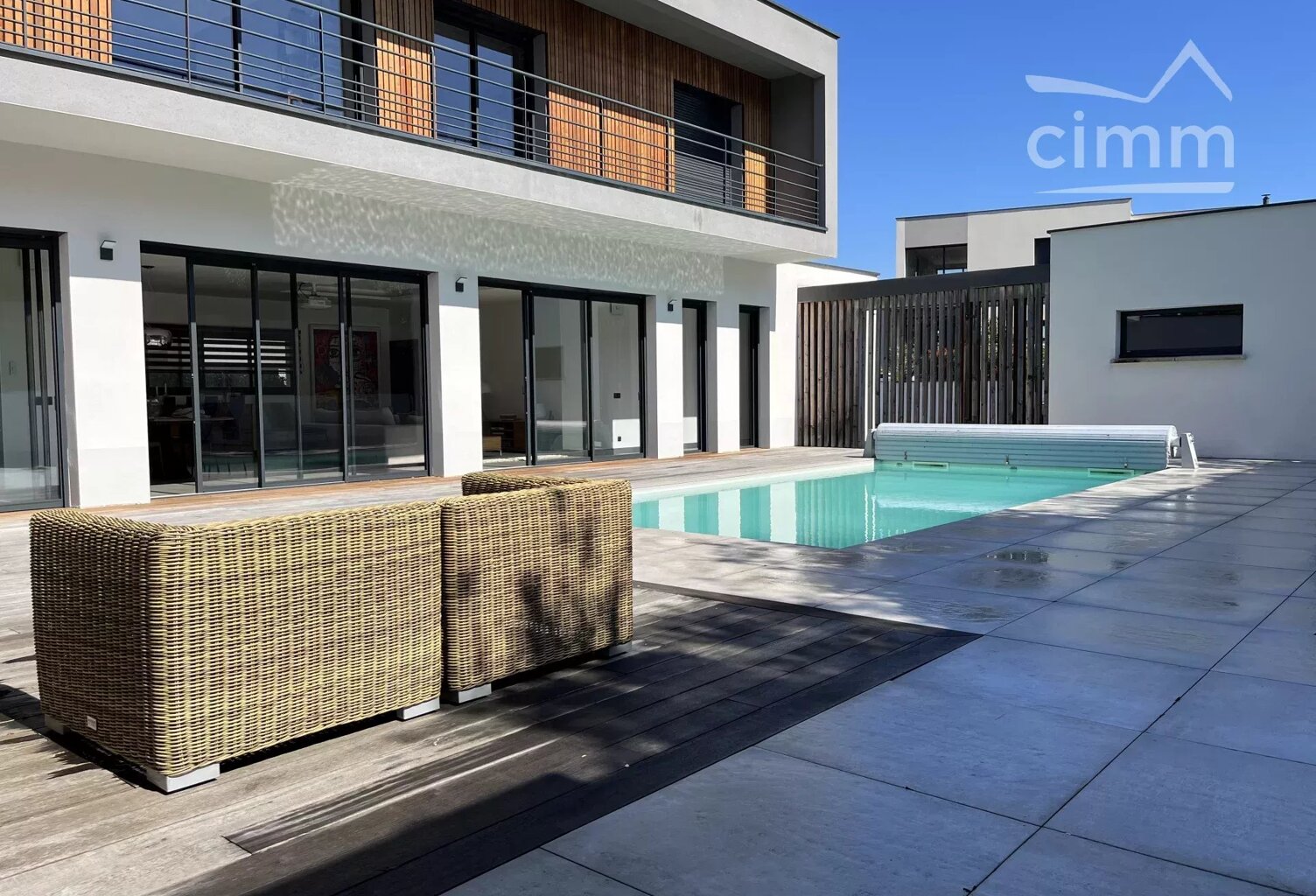 Maison contemporaine - 276 m² — photo 1