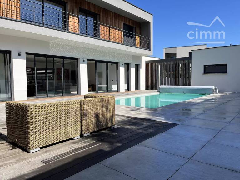 Maison contemporaine - 276 m² — photo 1
