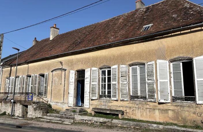 Maison de village avec cheminée à La Roche-en-Brenil — photo 2