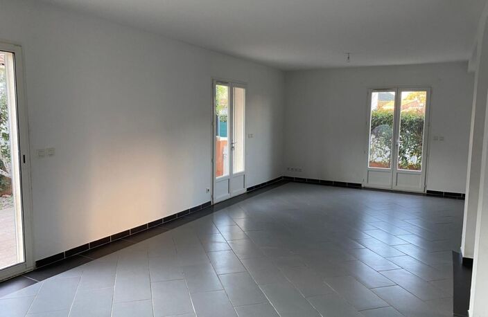 Villa — photo 3