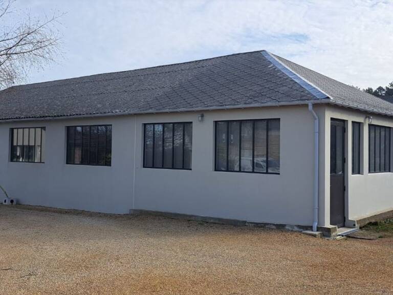 Maison Bâtiment en parfait état — photo 1