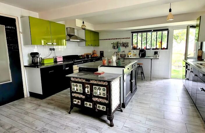 33720 - GUILLOS - 30mn de BORDEAUX - MAGNIFIQUE PROPRIETE AVEC MAISON EN PIERRE ET 1 HA DE PARC PAYSAGER — photo 3