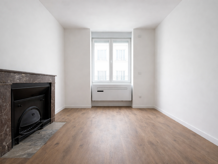 Gratte-Ciel   Petit appartement T3 traversant Est/Ouest réno — photo 1