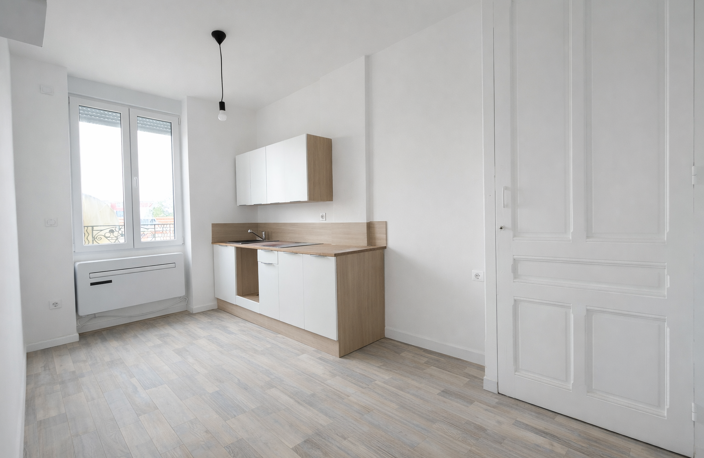 Gratte-Ciel   Petit appartement T3 traversant Est/Ouest réno — photo 2