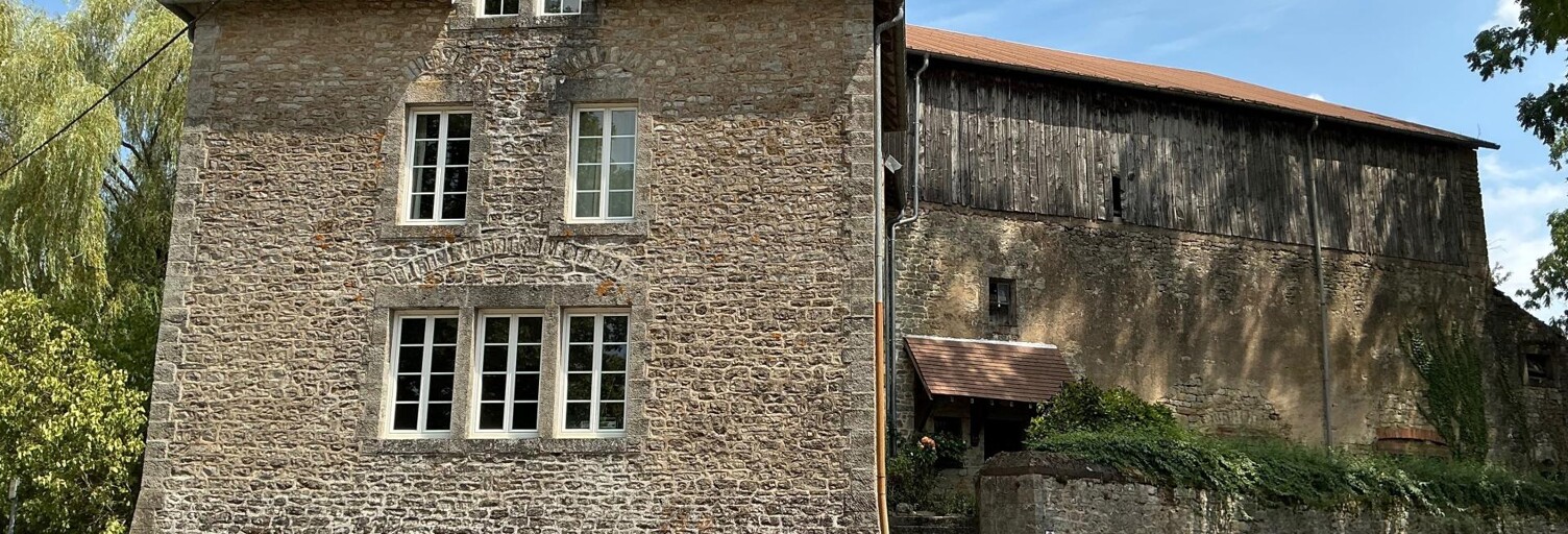 Maison 9 Pièces 225 m² à vendre à Cubry (25680)