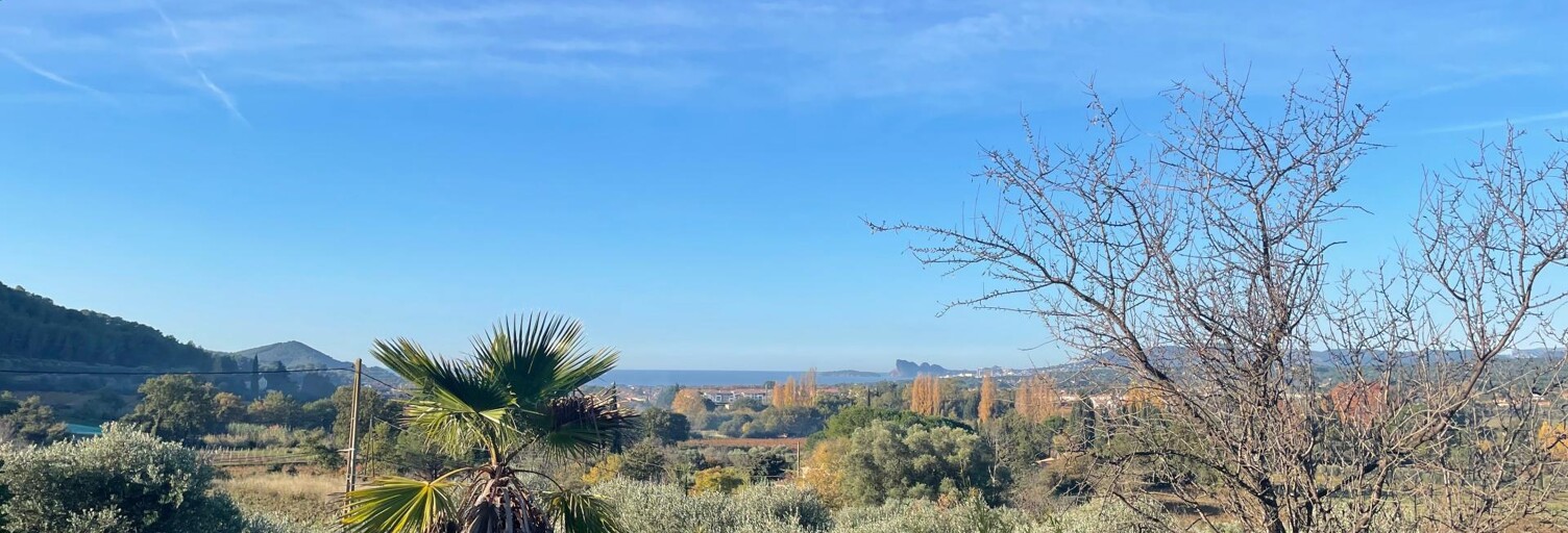 Terrain  4400 m² à vendre à Saint-Cyr-sur-Mer (83270)