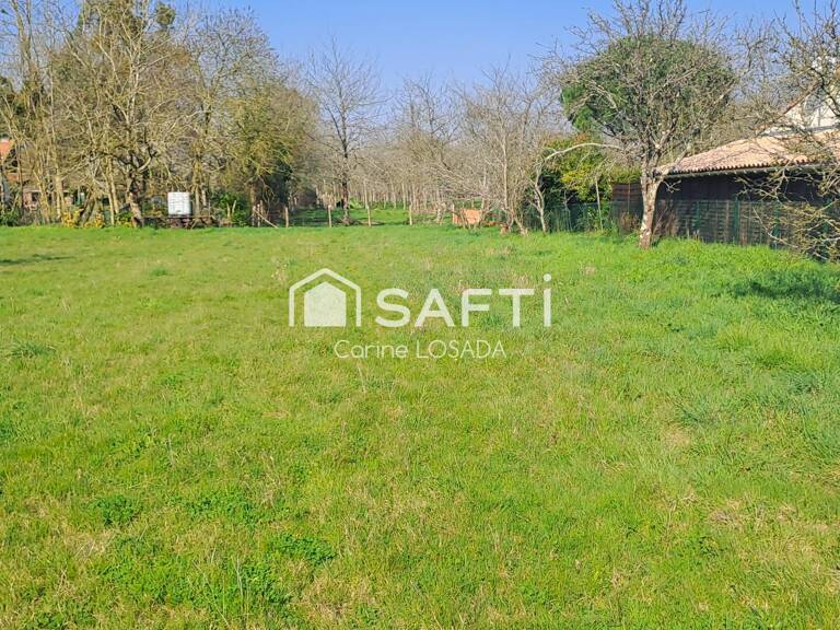 Terrain constructible le 1260m² — photo 1