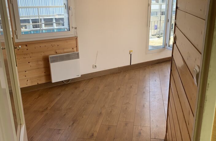 Appartement 3 pièces avec terrasse et parking — photo 3