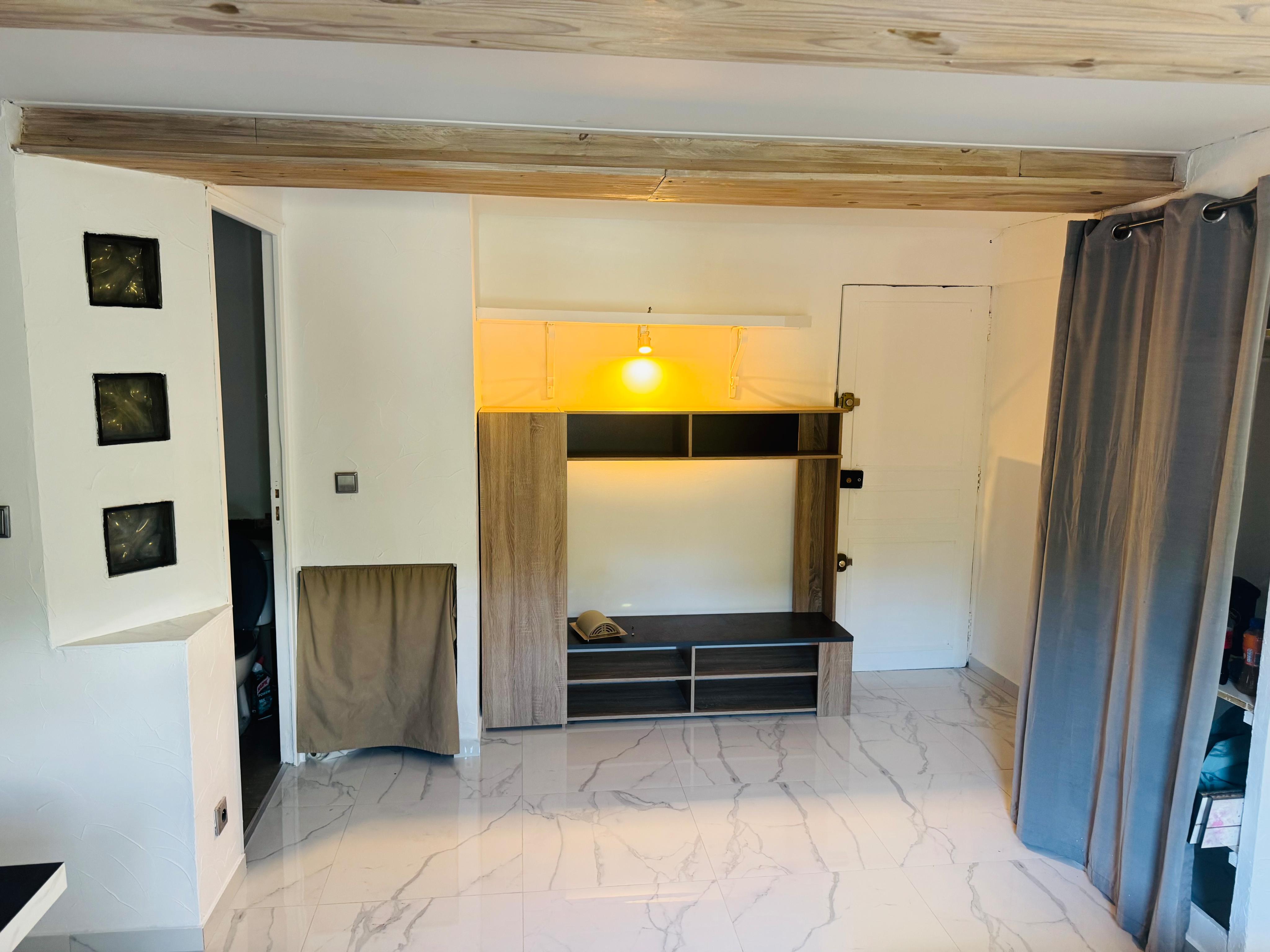 AURIOL - Studio vendu loué – investissement locatif clé en main