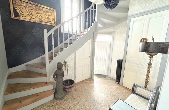 VEAUCHE CENTRE BELLE MAISON AVEC GRAND TERRAIN PLAT — photo 5