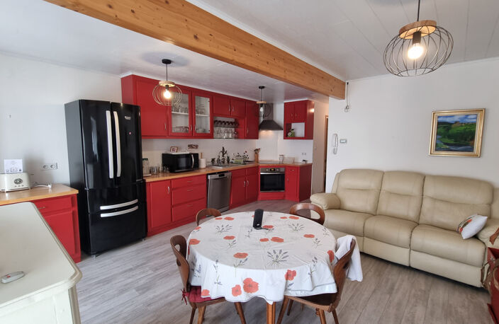 Dépt. 07 - A VENDRE à COUCOURON - MAISON DE VILLAGE AVEC BAR — photo 2
