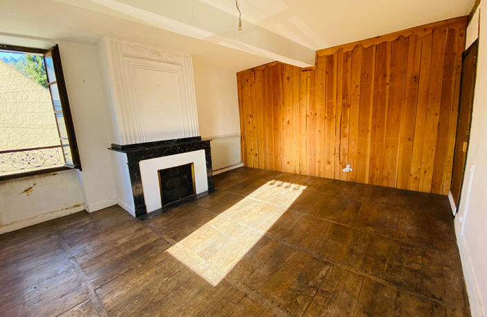 Maison de village à rénover, 80 m² avec dépendances et terrain. — photo 4