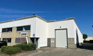 Commerce  434 m² à louer à Décines-Charpieu (69150)