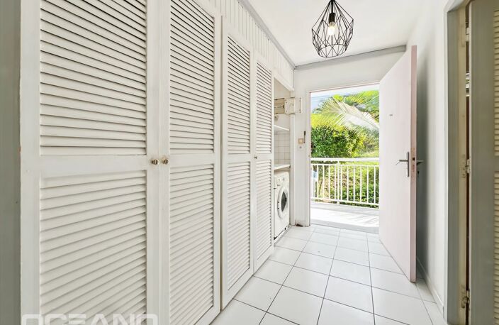 Exclusivité - Appartement vue colline et lagon - Mont Vernon 1 - OCEANO Christie's International Real Estate — photo 2