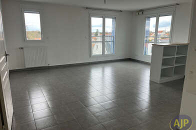 Appartement 3 pièces 899 €