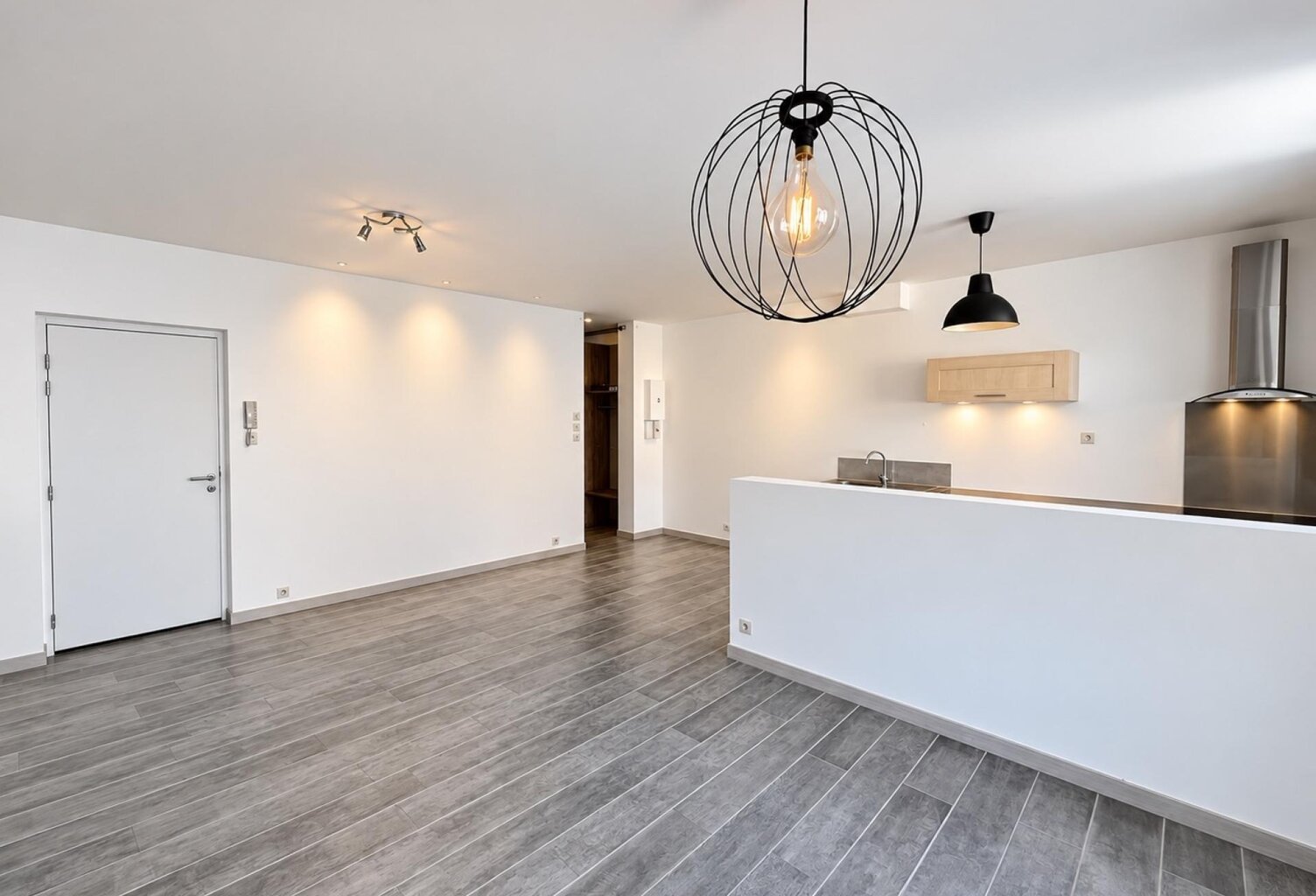 A vendre - Appartement T2 rénové de 55m² - Bourg de Péage (26300) — photo 1