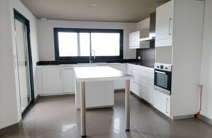 Villa de 5 pièces principales — photo 2