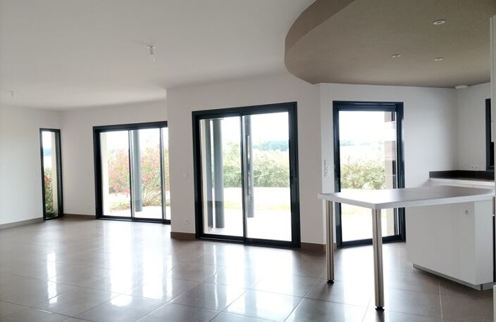 Villa de 5 pièces principales — photo 3