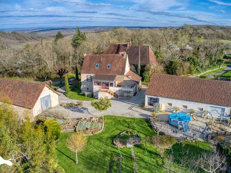 Maison en pierre de 5 pièces principales — photo 1