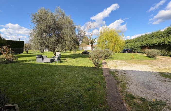 Maison spacieuse, grand terrain de 2830 m2, 3 chambres, garage — photo 2
