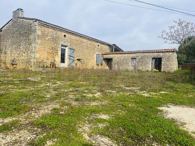 Maison en pierre de 5 pièces principales — photo du bien