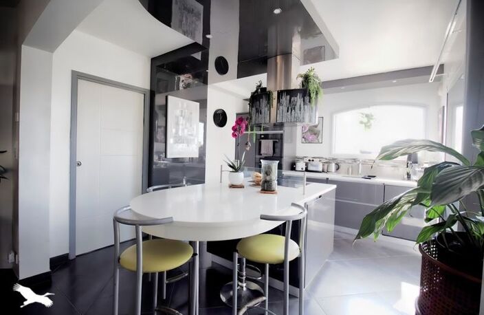 Contemporaine de 7 pièces principales — photo 4