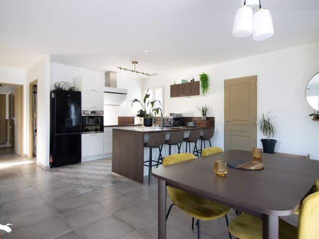 Contemporaine de 4 pièces principales — photo du bien