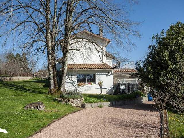 Maison de bourg de 5 pièces principales — photo du bien