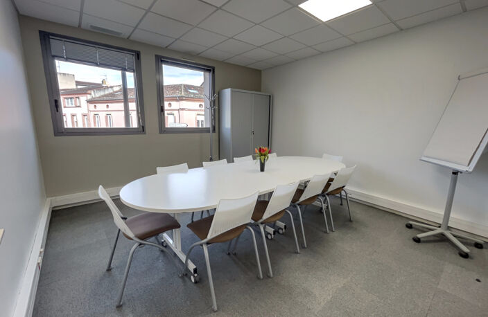 BUREAUX À LOUER AVEC PARKINGS — photo 2