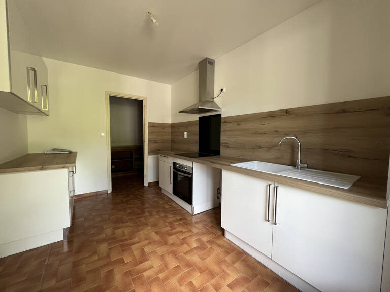 APPARTEMENT T3 - balcon-cave-garage — photo 1