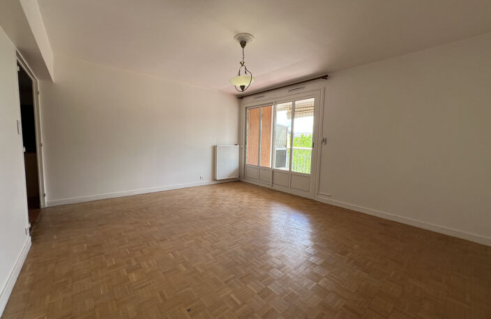 APPARTEMENT T3 - balcon-cave-garage — photo 3