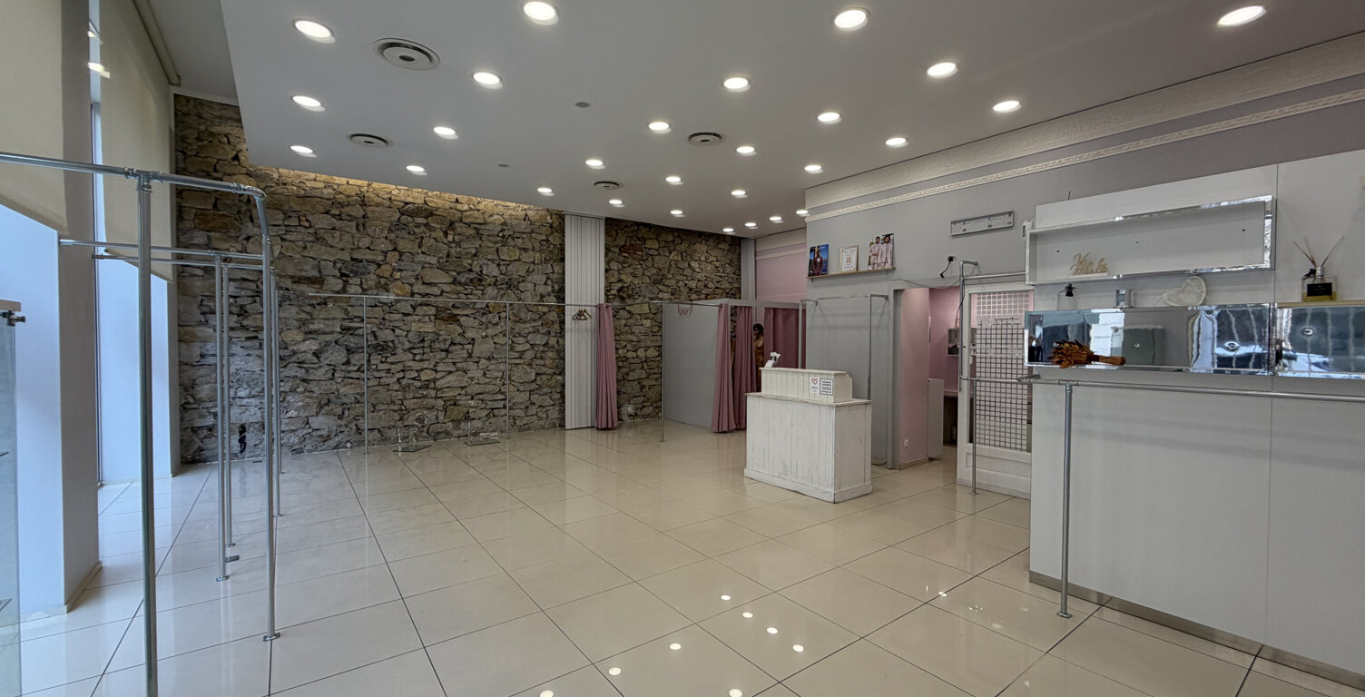 Local Commercial 118 m2 — photo 1