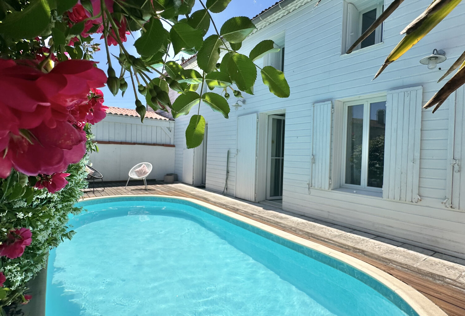 Maison familiale avec piscine à 2 km de la plage -  Quartier — photo 1
