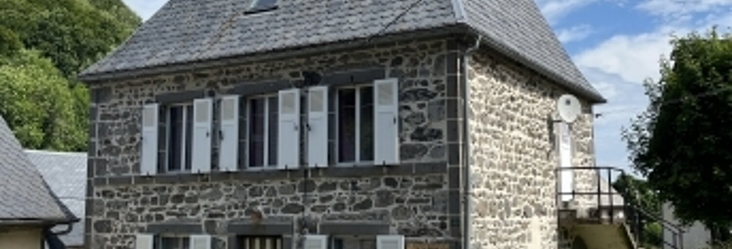 Maison 5 Pièces 75 m² à vendre à Rochefort-Montagne (63210)