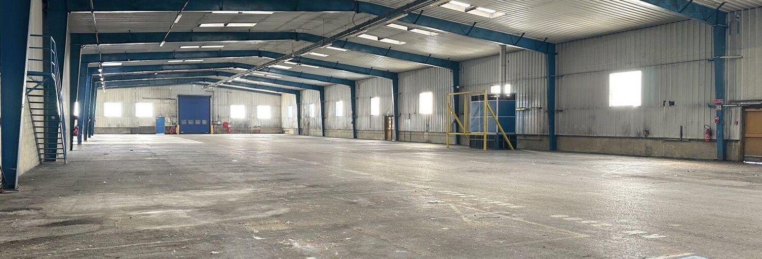 Commerce  9839 m² à vendre à Saint-André-le-Gaz (38490)