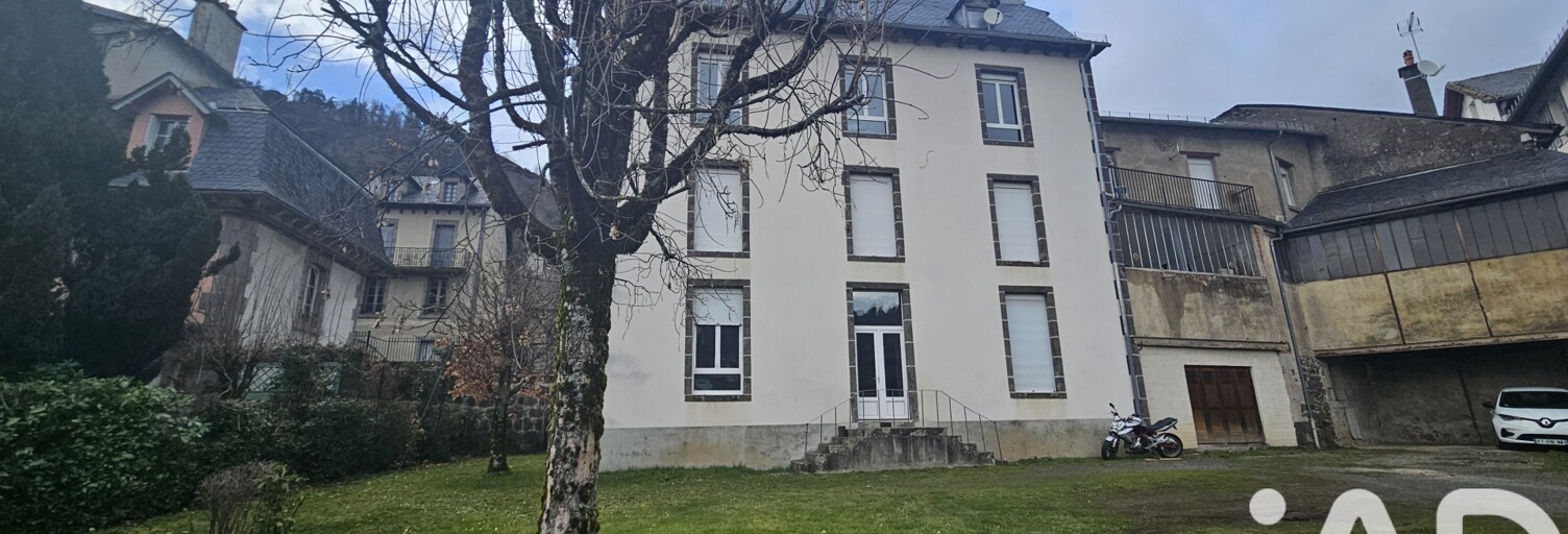 Immeuble  265 m² à vendre à Vic-sur-Cère (15800)