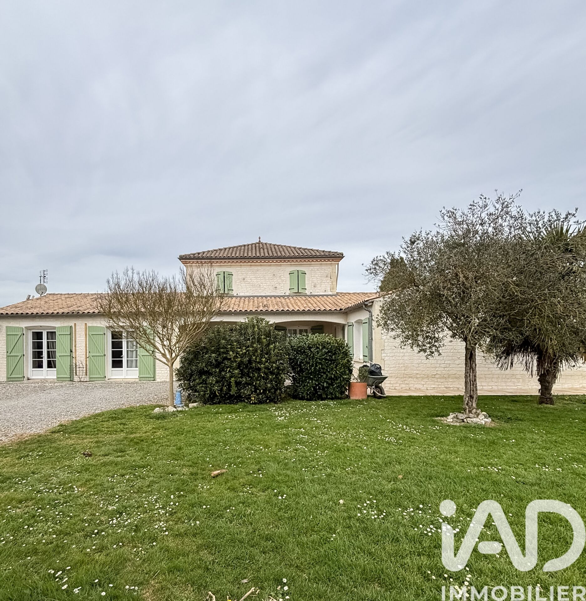 Mosnac - 297m² - 11p. - 8ch.